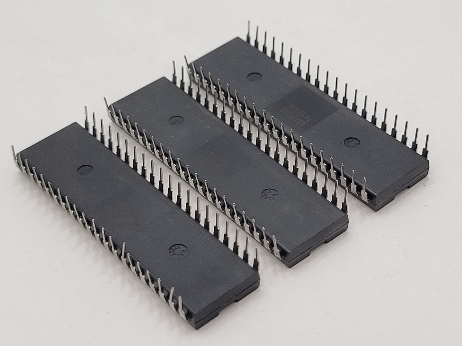 3PC Intel P8031AH Microcontroller 8-Bit 40-Pin 3.5 MHz to 12 MHz DIP40 Socket