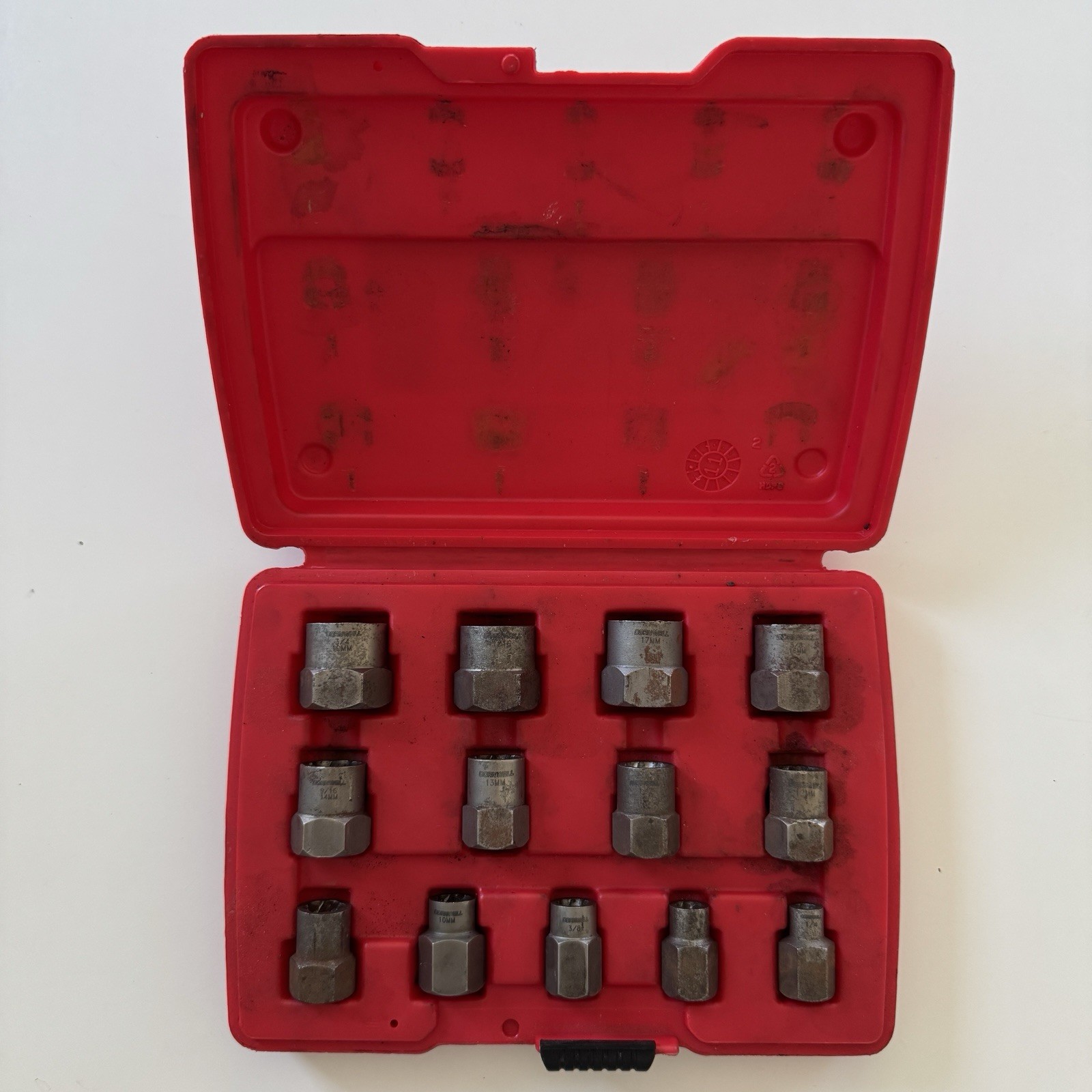 Cornwell Tools ATC54113 13 Piece 1/4″ – 3/4″ 8mm – 19mm Bolt Extractor Set