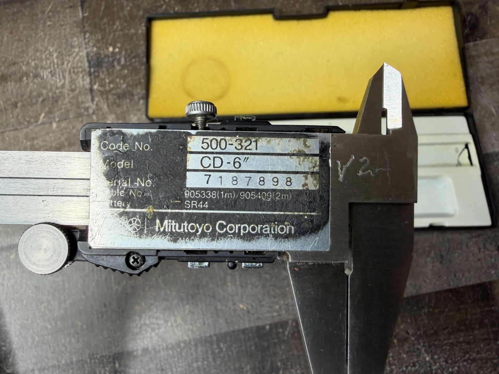 Mitutoyo 500-321 Digimatic CD-6 Digital Caliper 0-6 in 150mm Machinist w/ Case