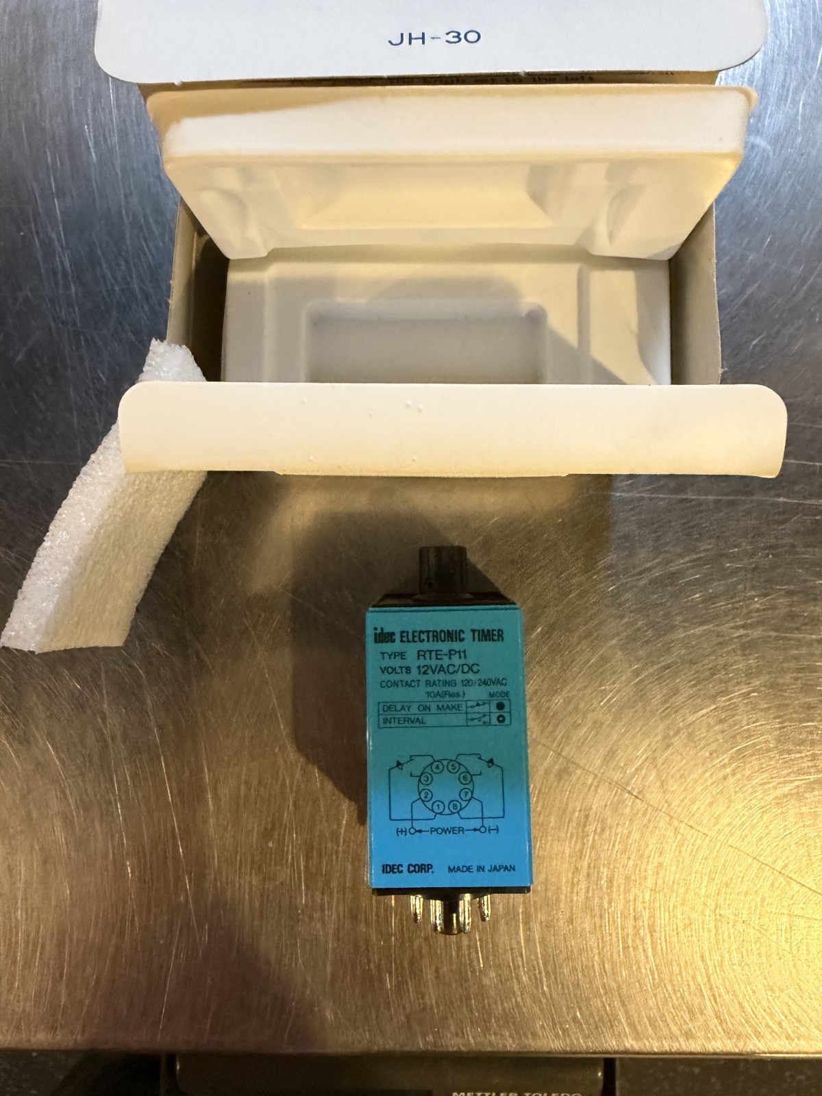 Idec RTE-P11 Series Electronic Timer Time Delay Relay 12VAC/DC