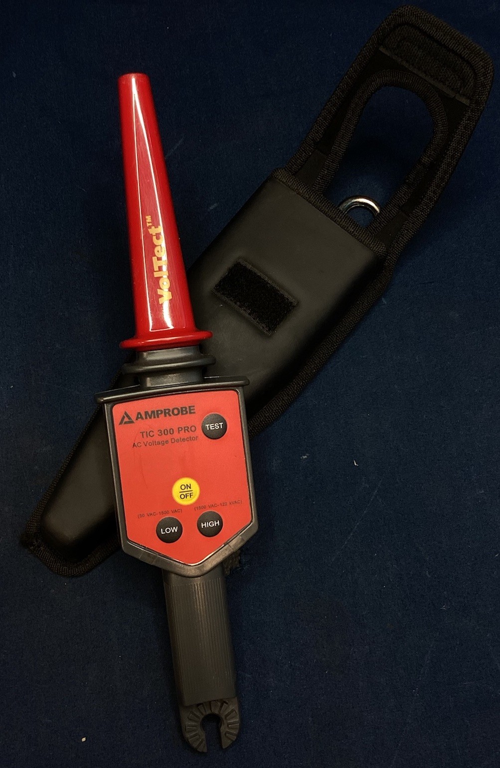 AMPROBE TIC 300 PRO AC VOLTAGE DETECTOR TESTER W/ CASE