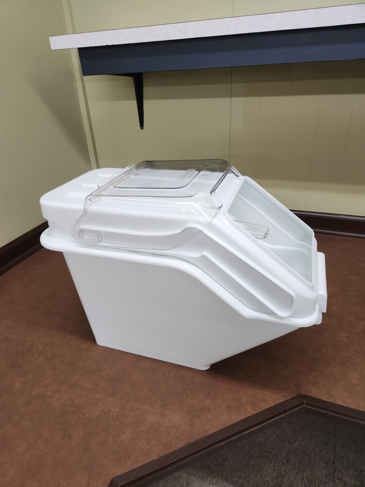 Rubbermaid Commercial Fg9g5700wht Proserve 100 Cup Ingredient Bin Bulk Storage