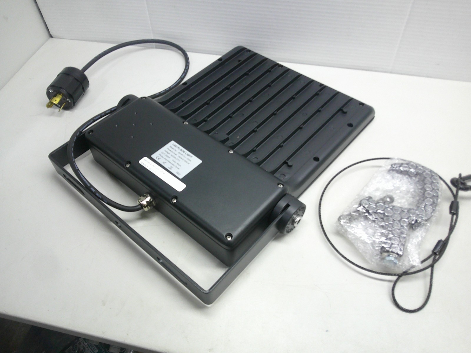 NEW BLACK LED Work Light 21000LM 150W 3000K Warm White WL-LED-150-W