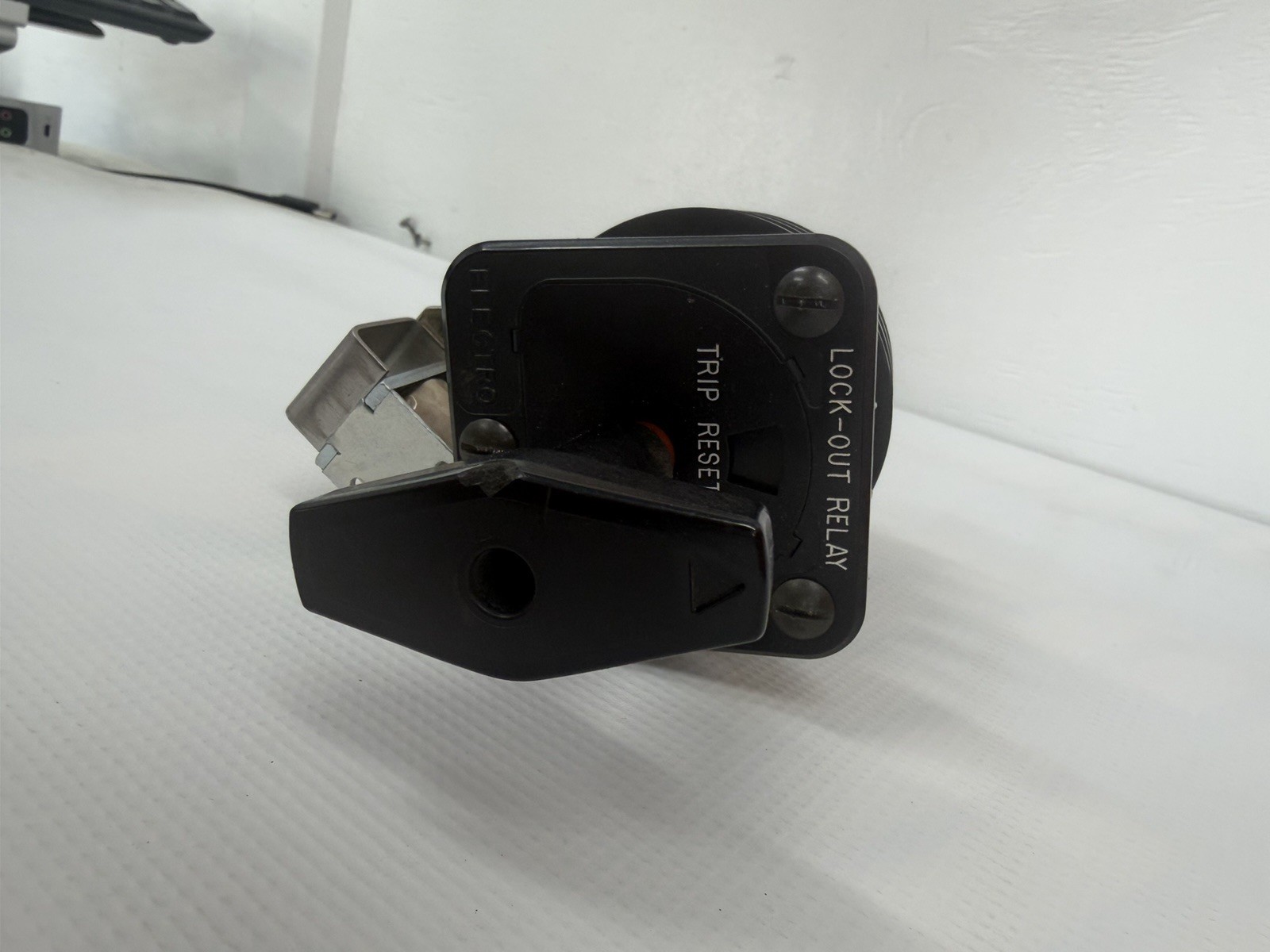 Electroswitch Series 24 LOR Lock Out Relay 7802D 125VDC Used Take Out
