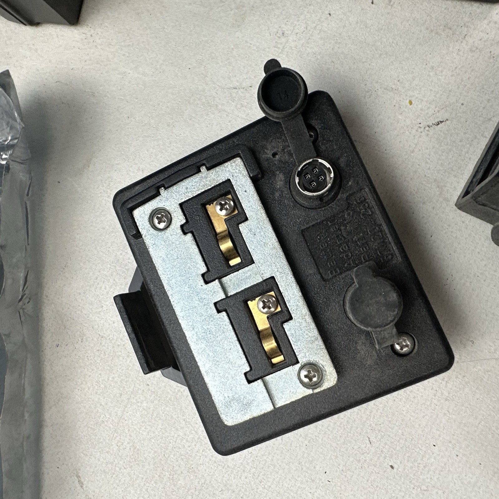 Trimble Power Pack Kit With Batteries Untested May Be Incomplete As Is