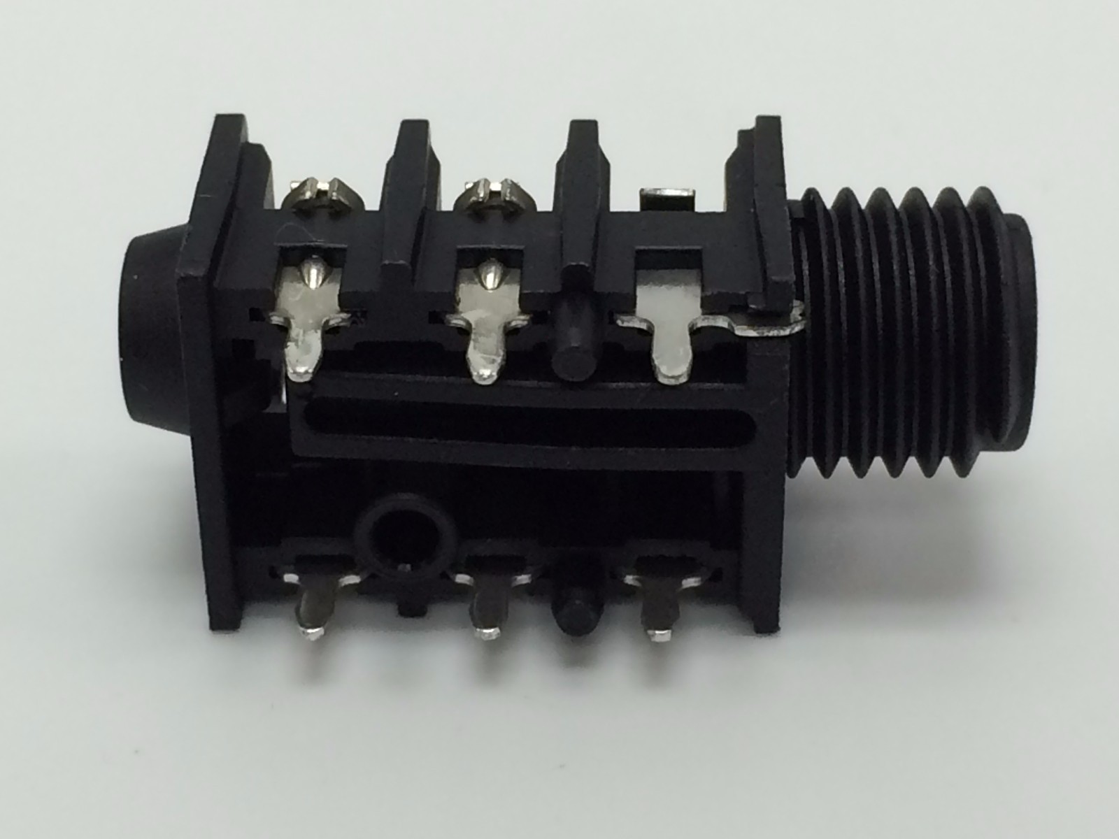 NEUTRIK NRJ6HF-1 1/4″ mono jack, switched (10 pieces)