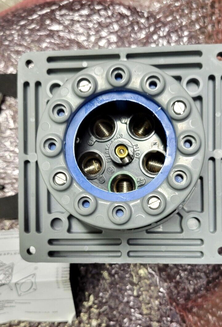 HUBBELL connector HBL5100B9WS /HBL5100B9WP 4P5W 100/125A 120/208V
