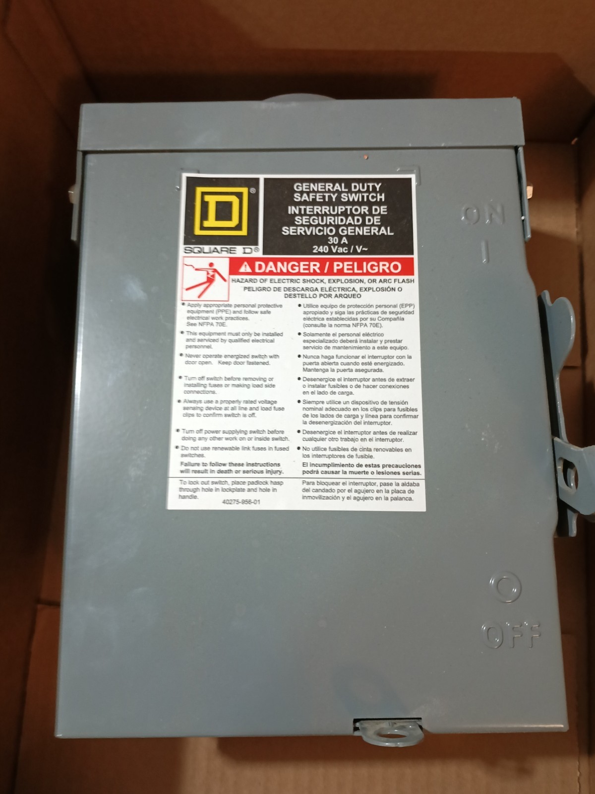 SQUARE D Safety Disconnect – Switch D221NRB N3R Fusible 30 amp 2 pole 60 HZ