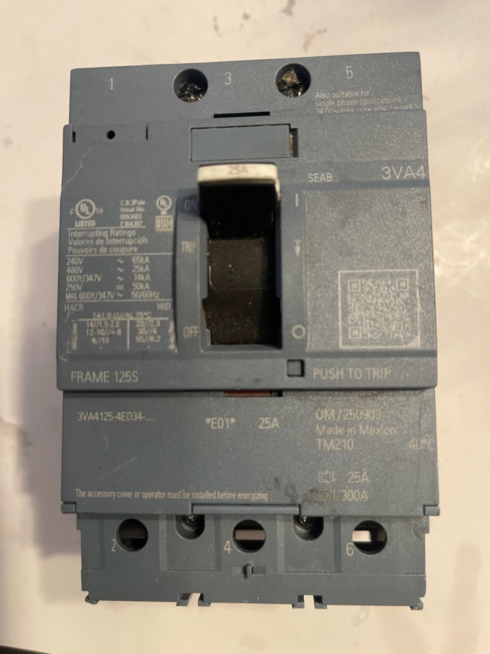 SIEMENS BQD 25 AMP 480/277V 3 POLE BOLT ON 14KAIC 3VA4, NEW W/O BOX