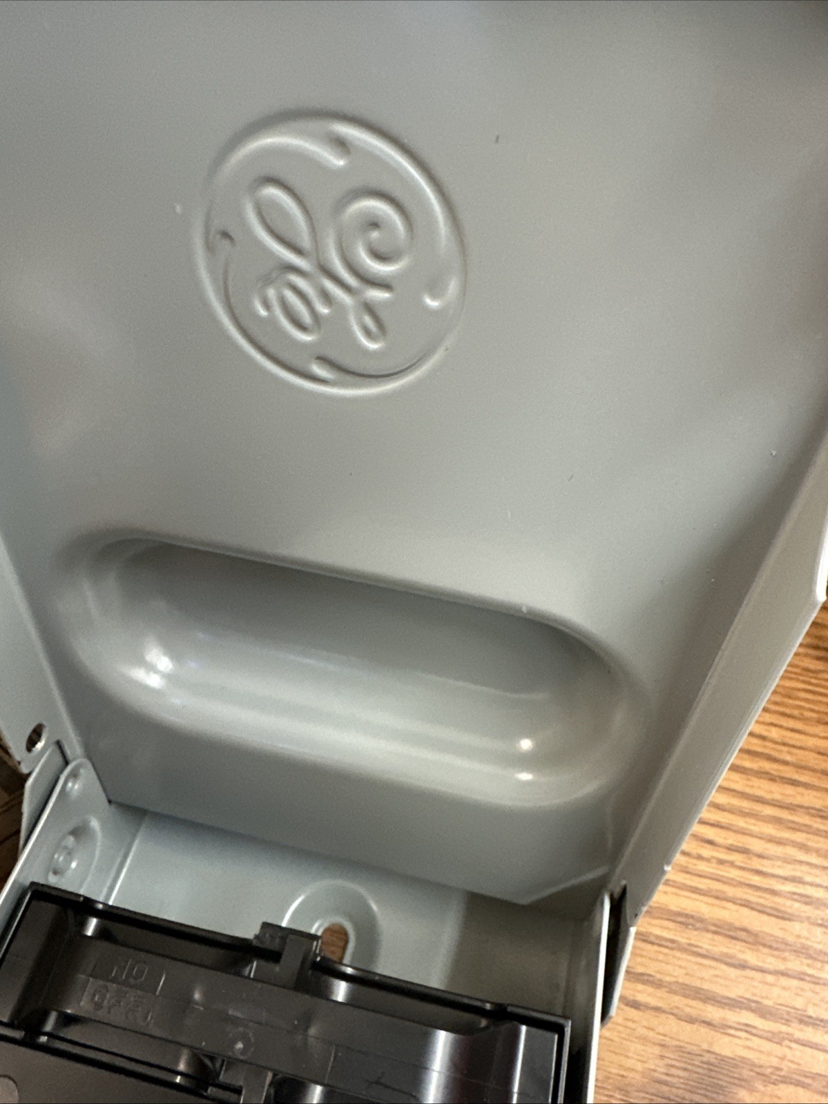 GE Air Conditioner Disconnect 30 Amp, TF30RCP Fusible