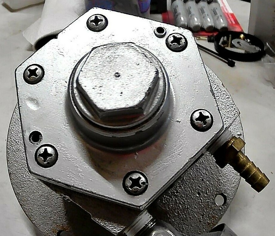 IDEX GAST 4AM-NRV-92 AIR MOTOR 1.8HP HUB MOUNT 3000RPM 5/8SHAFT DIA 1/4NPT *FRSH