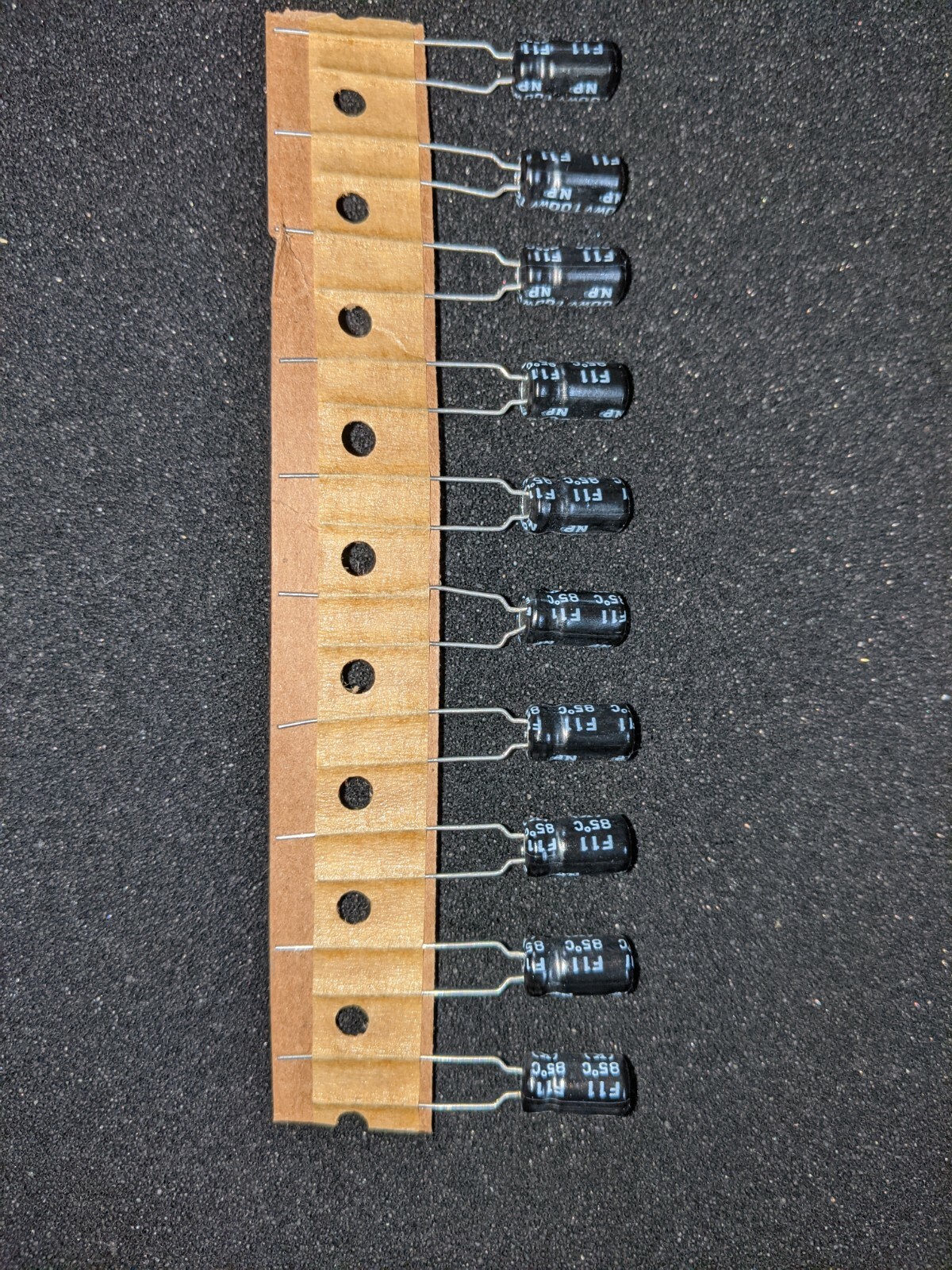 2.2 uF Non-Polarized Electrolytic Capacitor @ 100wV (10%) [10 pcs]