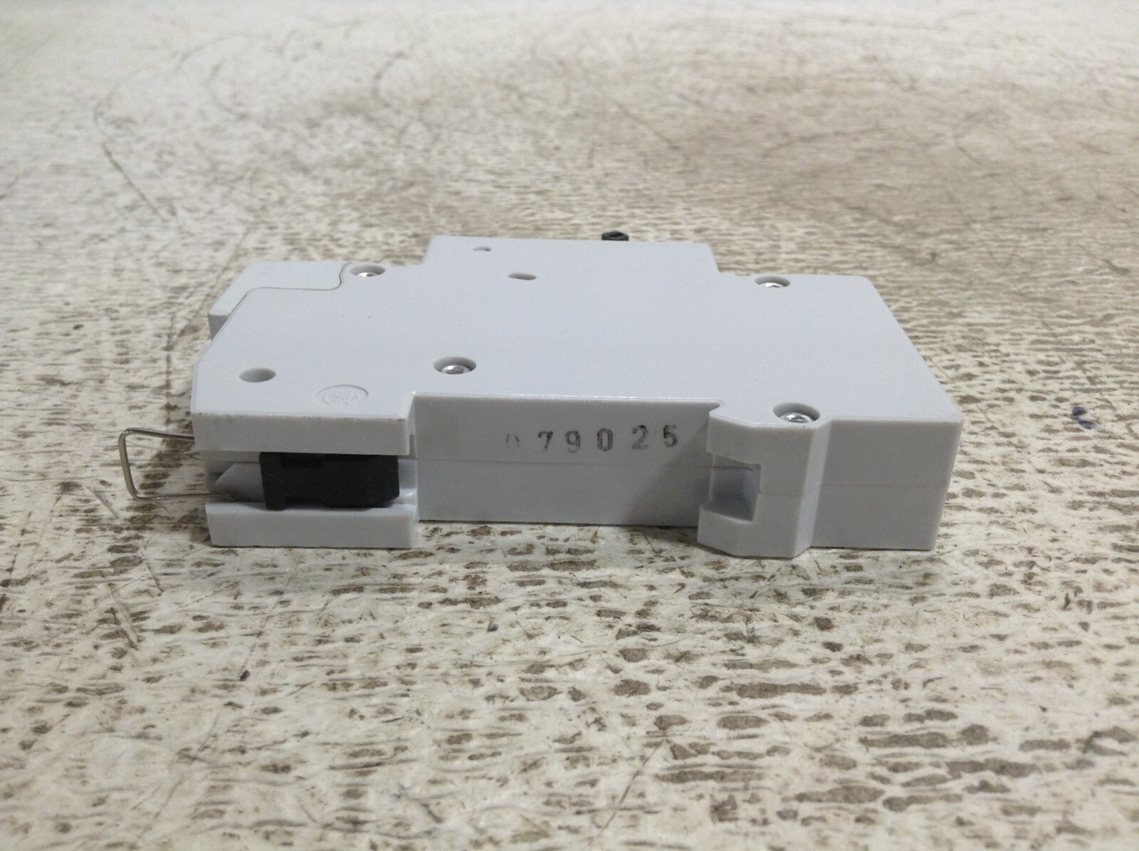 GE General Electric V07110 C-10 10 Amps 277/480 V 1 Pole Circuit Breaker