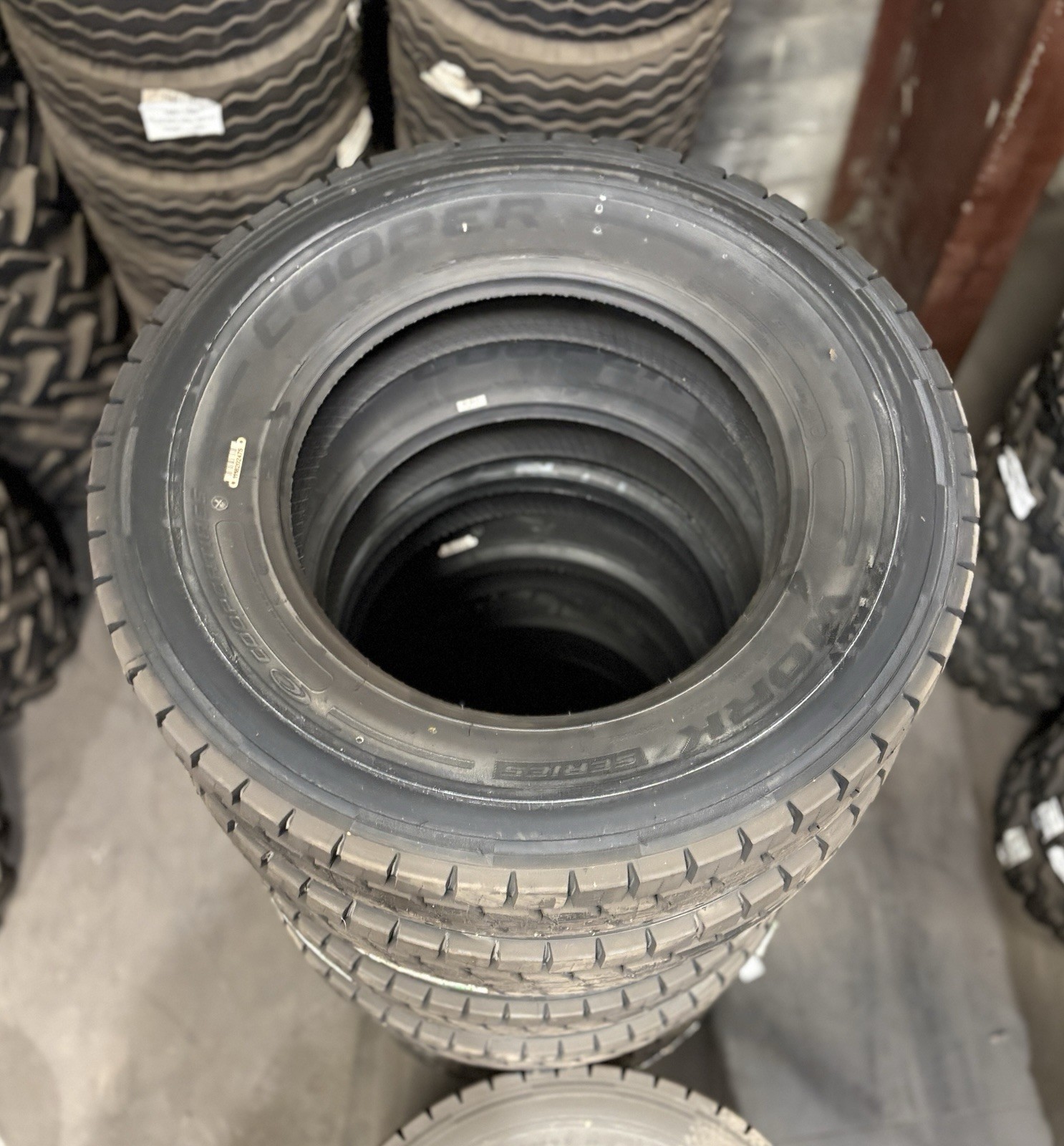 285/75R24.5 Cooper Work Series RHD 14ply – New Commercial Drive Tire