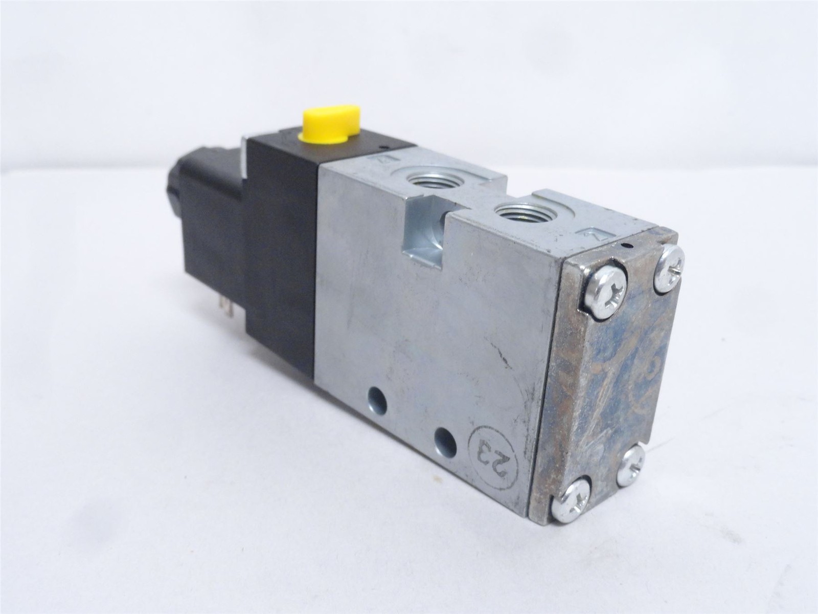 244858 Old-Stock; Aventics R412012711 Solenoid Valve 1/8NPT Port; Coil 115VAC