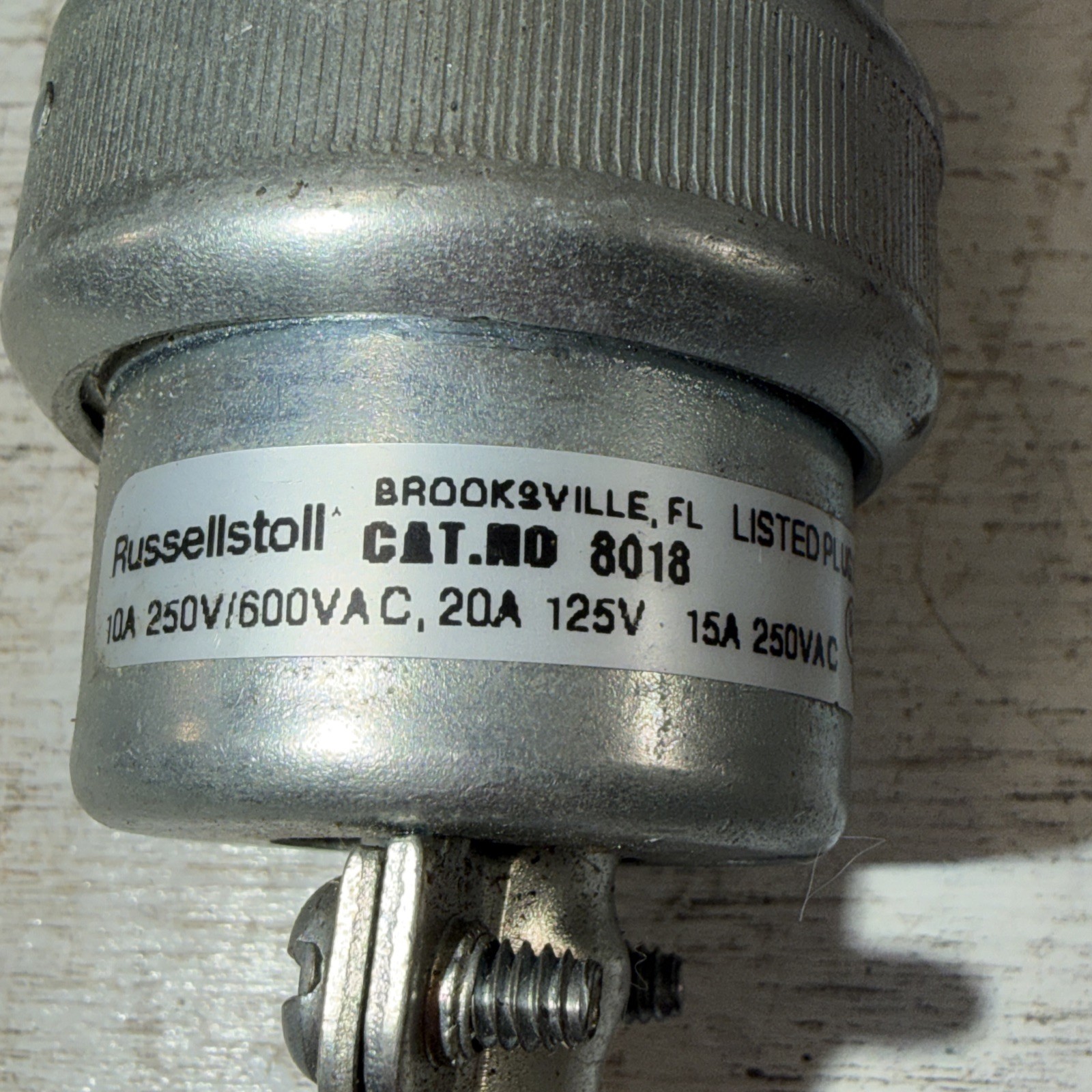 NOS Russellstoll Ever-Lok Thomas & Betts Ever-Lok Locking Electrical Plug 8018