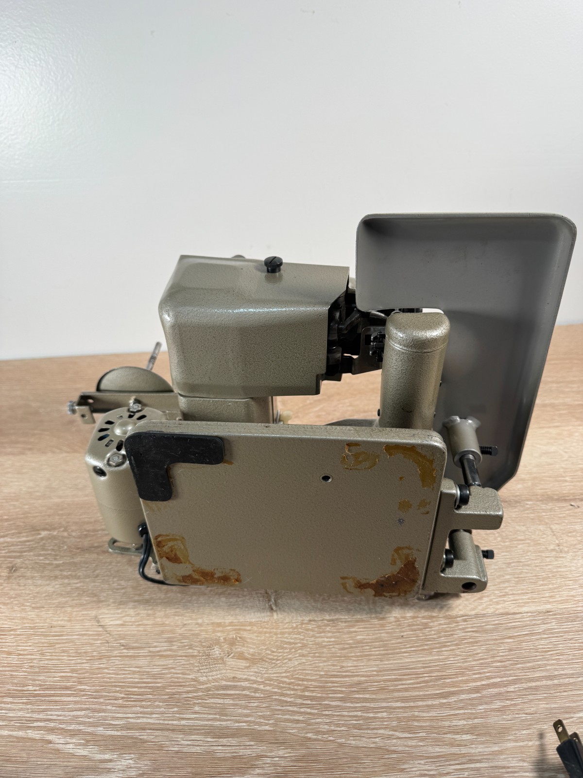 Chandler Mini Skipper Portable Blindstitch Sewing Machine w/Accessories Working*