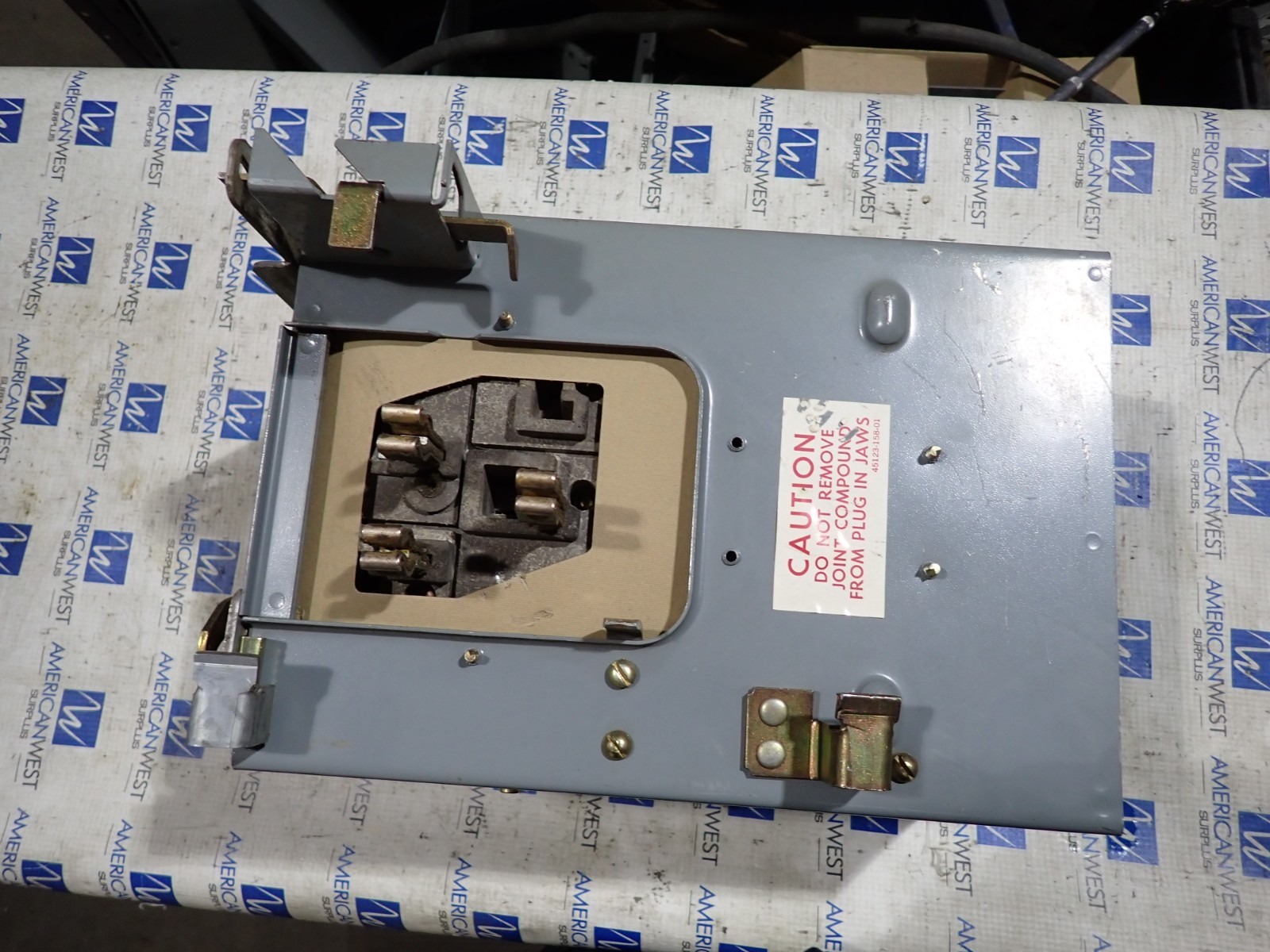Square D PQ3603G 30 amp 600v 3p 3w Fused Busway Switch Bus Plug Ser 3 BP609