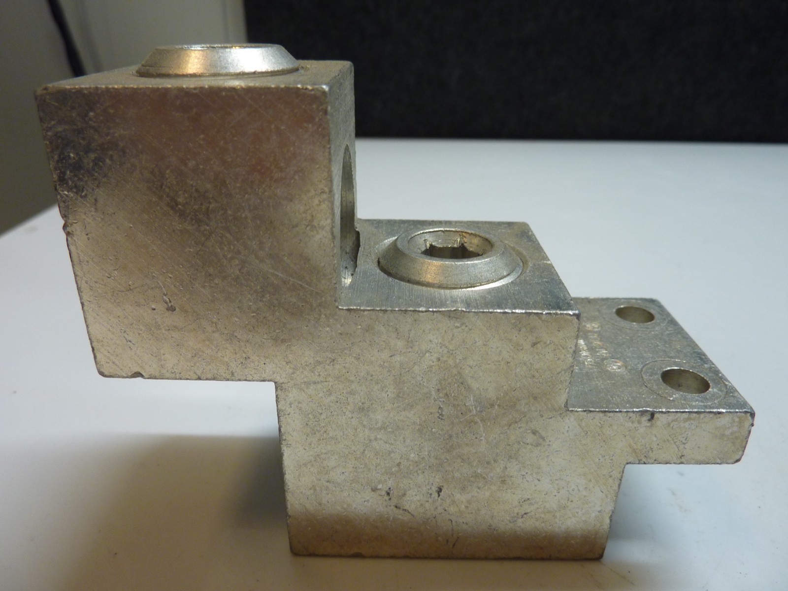 ILSCO D3759 Aluminum Block Mechanical Lug Terminal 750 KCMIL-1/0 AL9CU (31959)