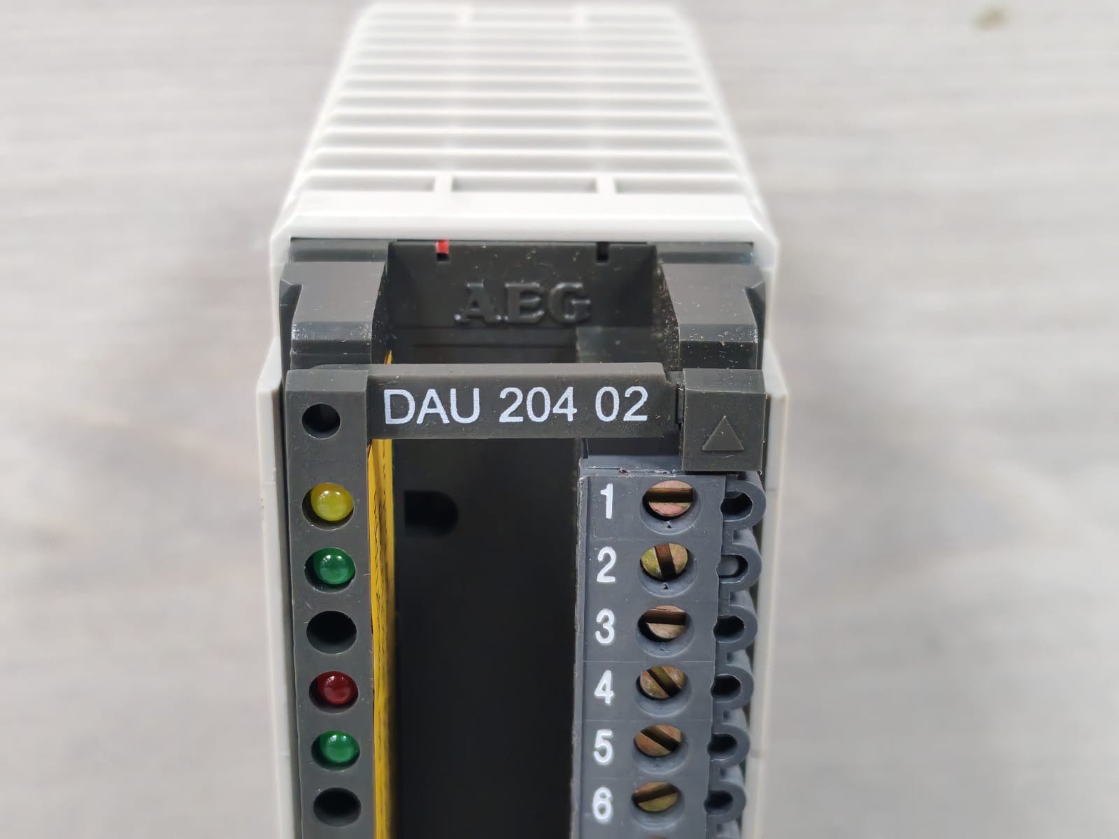 SCHNEIDER A120-COMPACT AS-BDAU-204 4 CHANNEL ANALOG OUTPUT