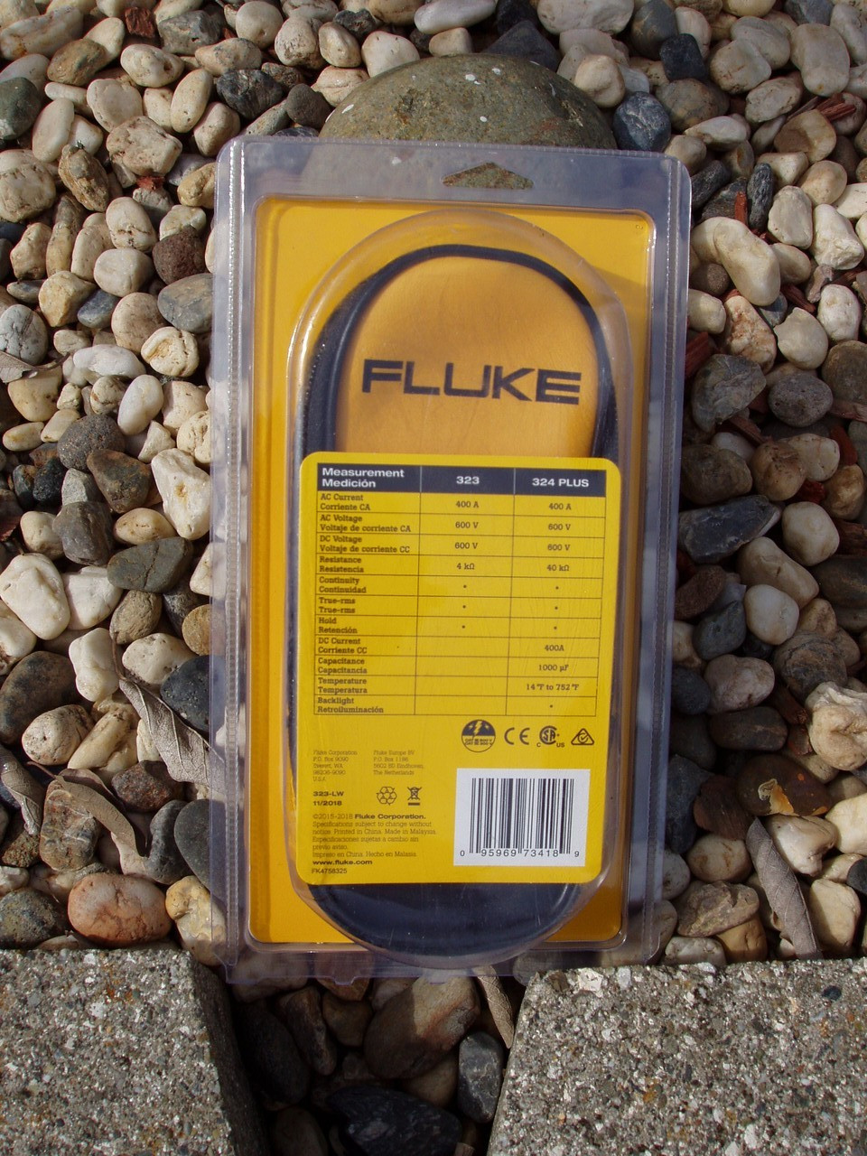 FLUKE 323 TRUE RMS DIGITAL CLAMP METER 600V AC & DC VOLTAGE + CASE BRAND NEW