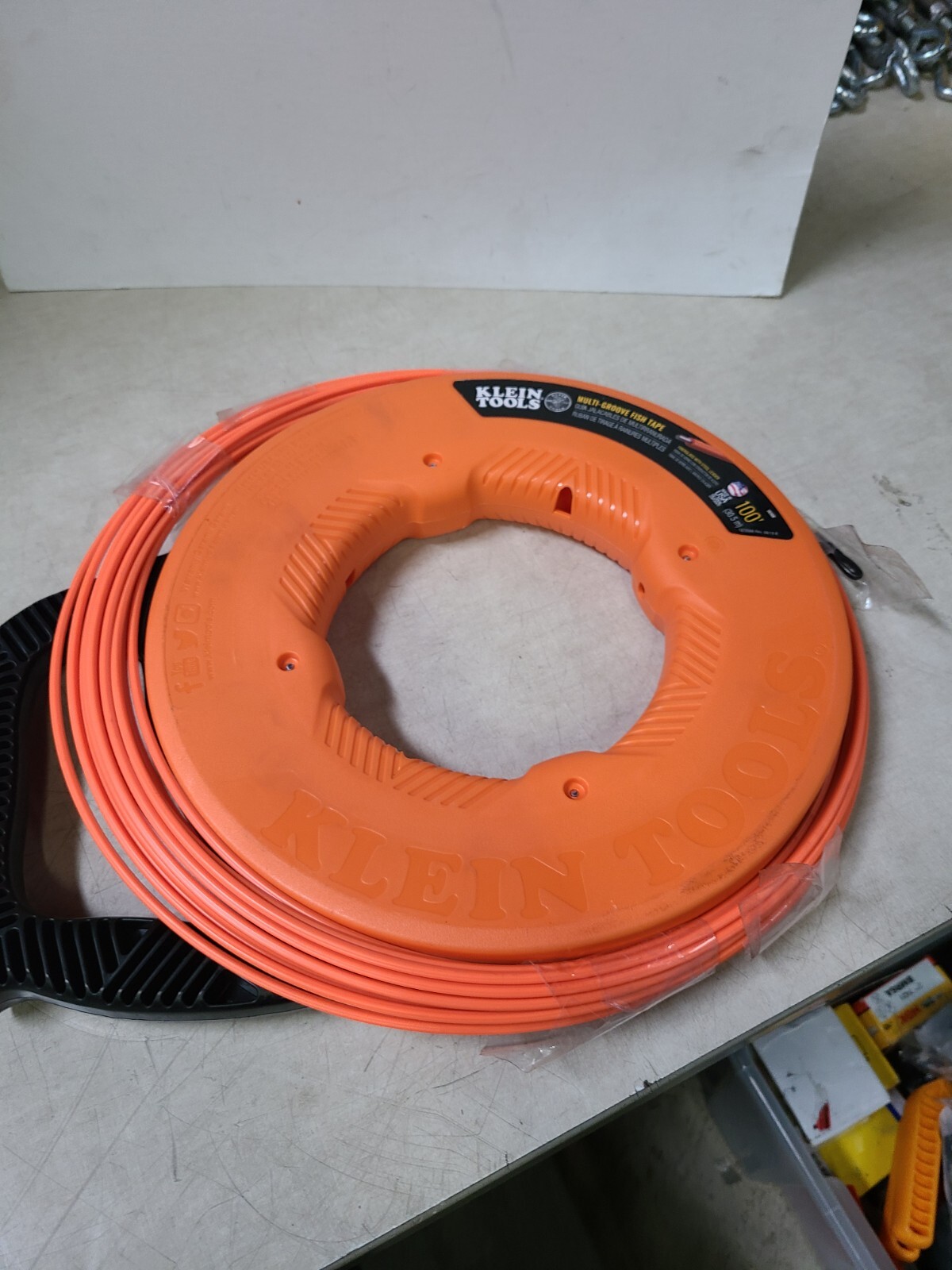 56380 Klein tools Fiberglass Fish Tape with Spiral Steel Leader, 100-Foot