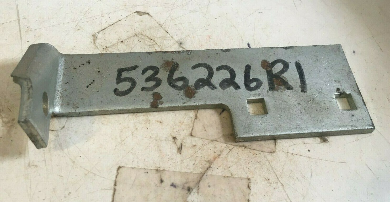 536226R1 – A New Slow-Moving Sign Bracket For IH Tractors and Equipment