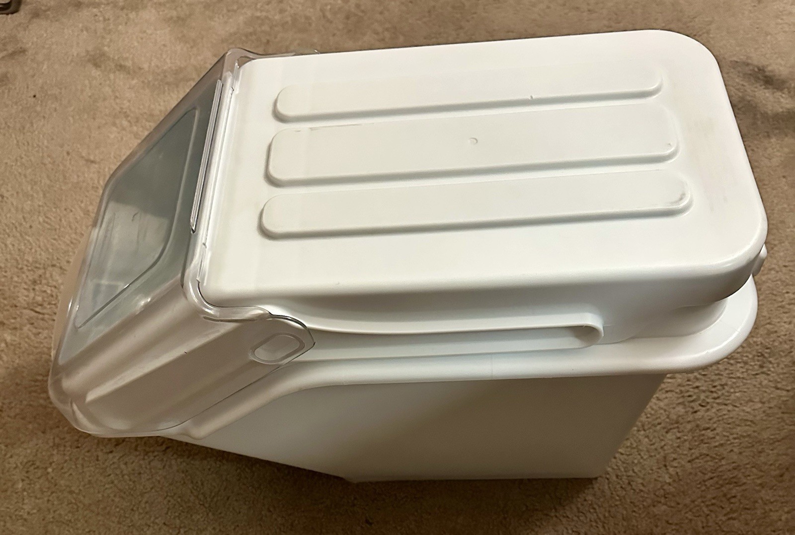 Rubbermaid Commercial 9G57WHI 5.4-gal. Plastic Shelf Ingredient Bin – White