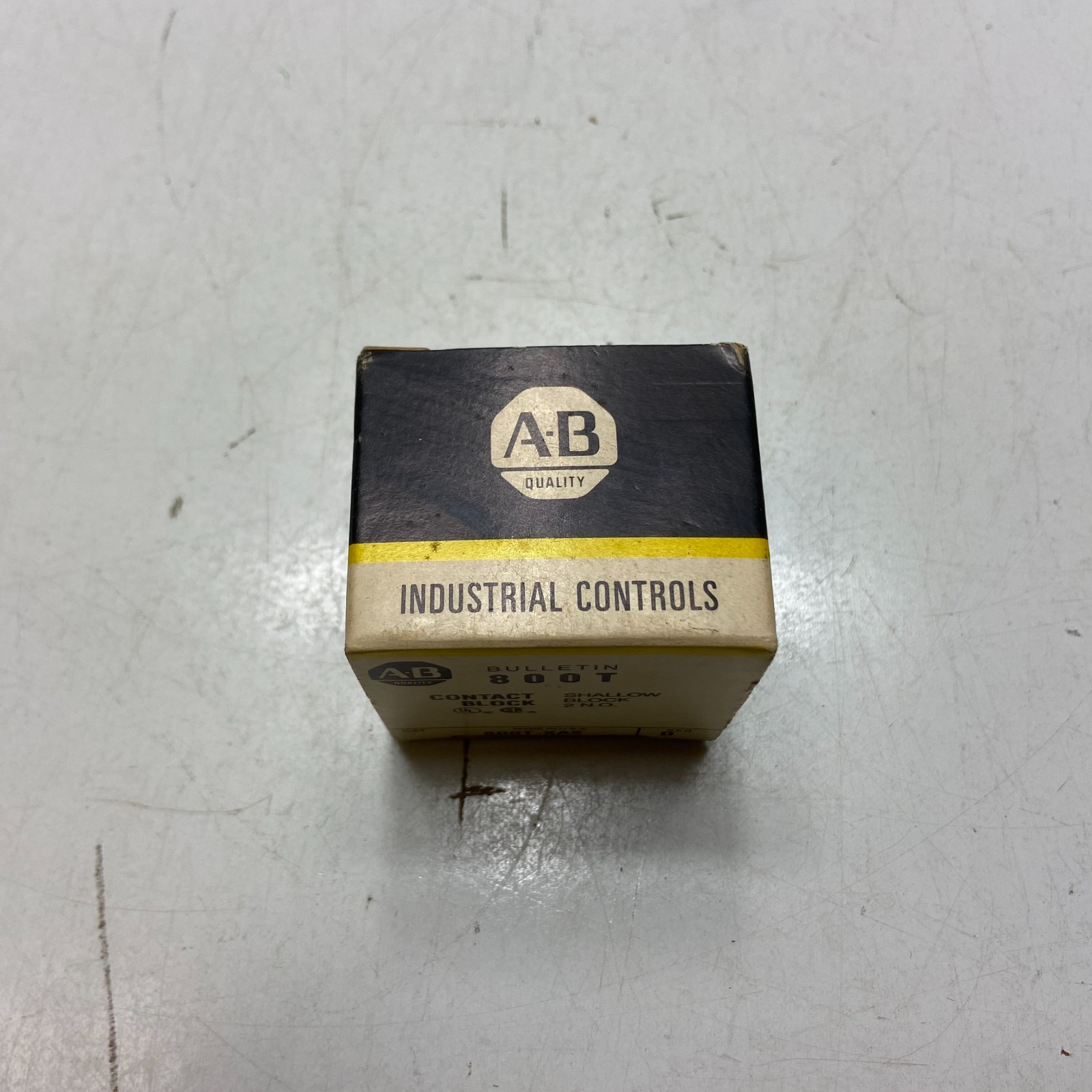 ALLEN BRADLEY 800T-XA2 CONTACT BLOCK SHALLOW BLOCK 2NO SERIES D