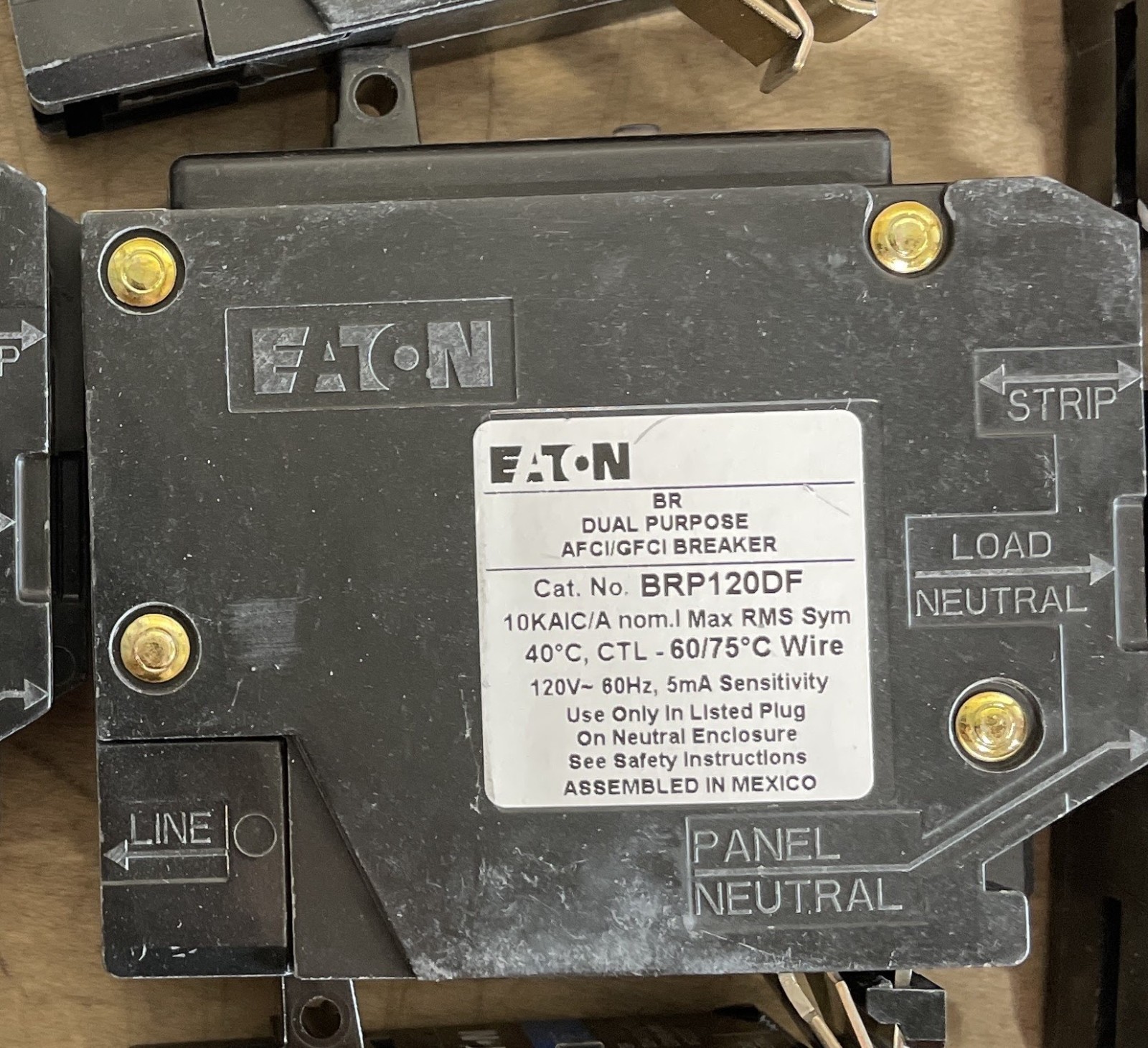 Eaton BRP120DF Type BR 20A 1P Plug-On Neutral AF/GF Circuit Breaker