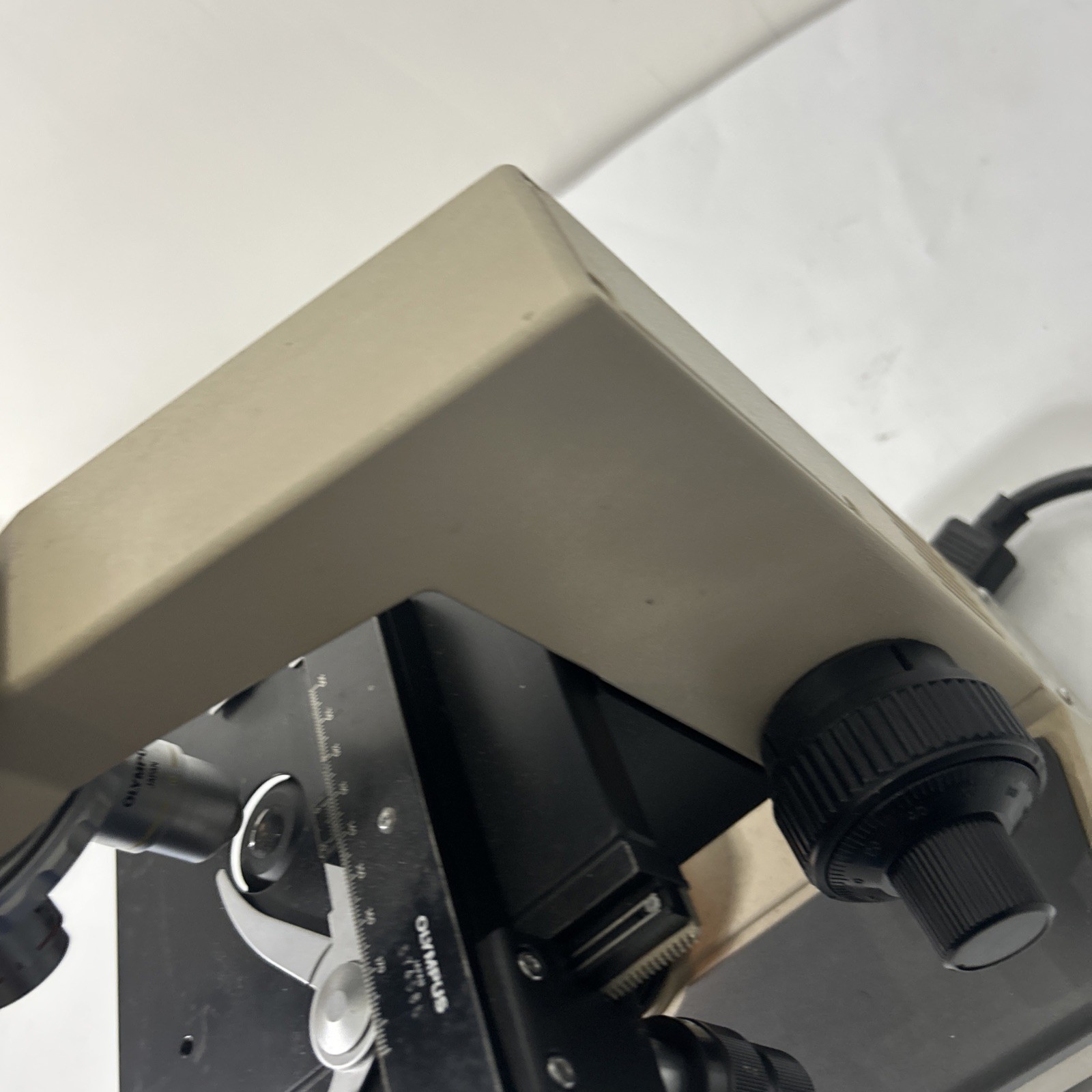 Olympus CH-2, CHT Microscope with objectives 4 X 10X 40X 100X (INV09)