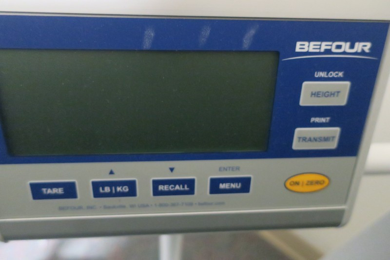 Befour MX480 Single Ramp Folding Wheelchair Scale with Handrail