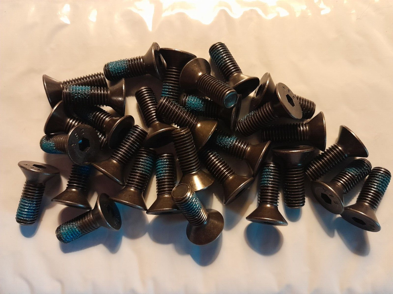 1/4-28 X 3/4″ FLAT HEAD SOCKET CAP SCREWS ASTM F835 BLACK OXIDE WITH NYLON PATCH