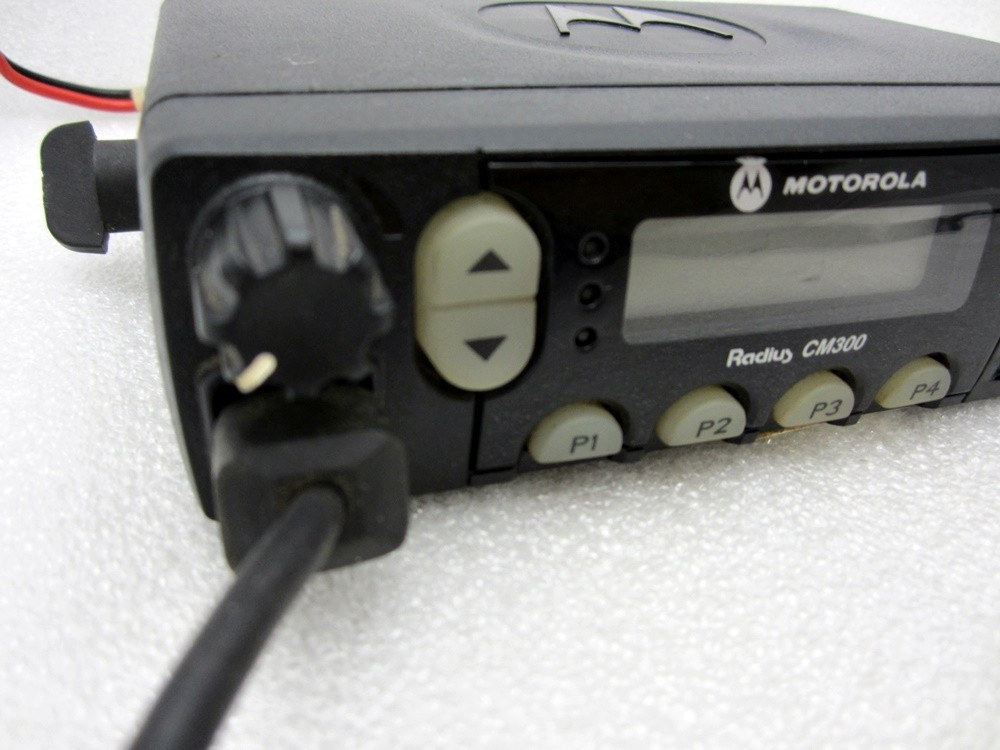 Motorola Radius CM300 Mobile 2-Way Radio with Microphone AAM50KQF9AA1AN