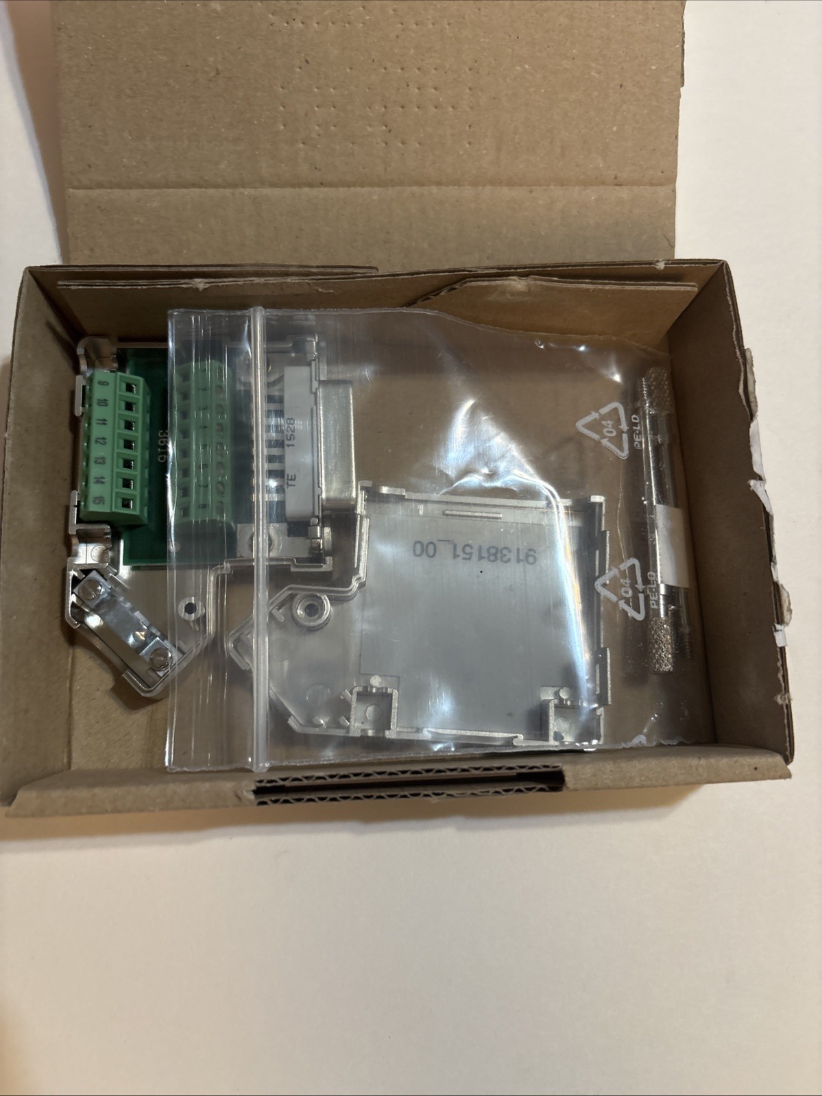 Phoenix Contact D-SUB Bus Connector SUBCON 15/F-SH 2761596 SUBCON 15 No Manual