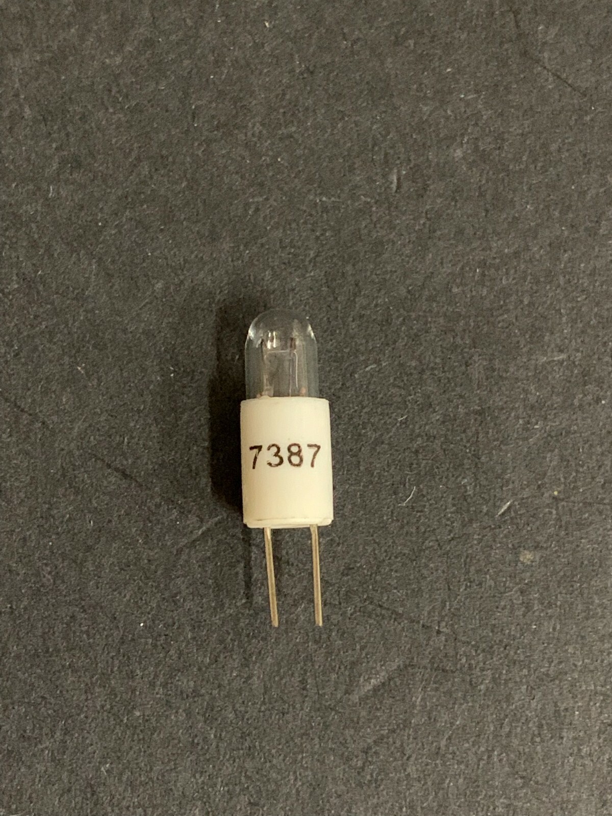 7387 Lamp – Bag of 10 – NEW