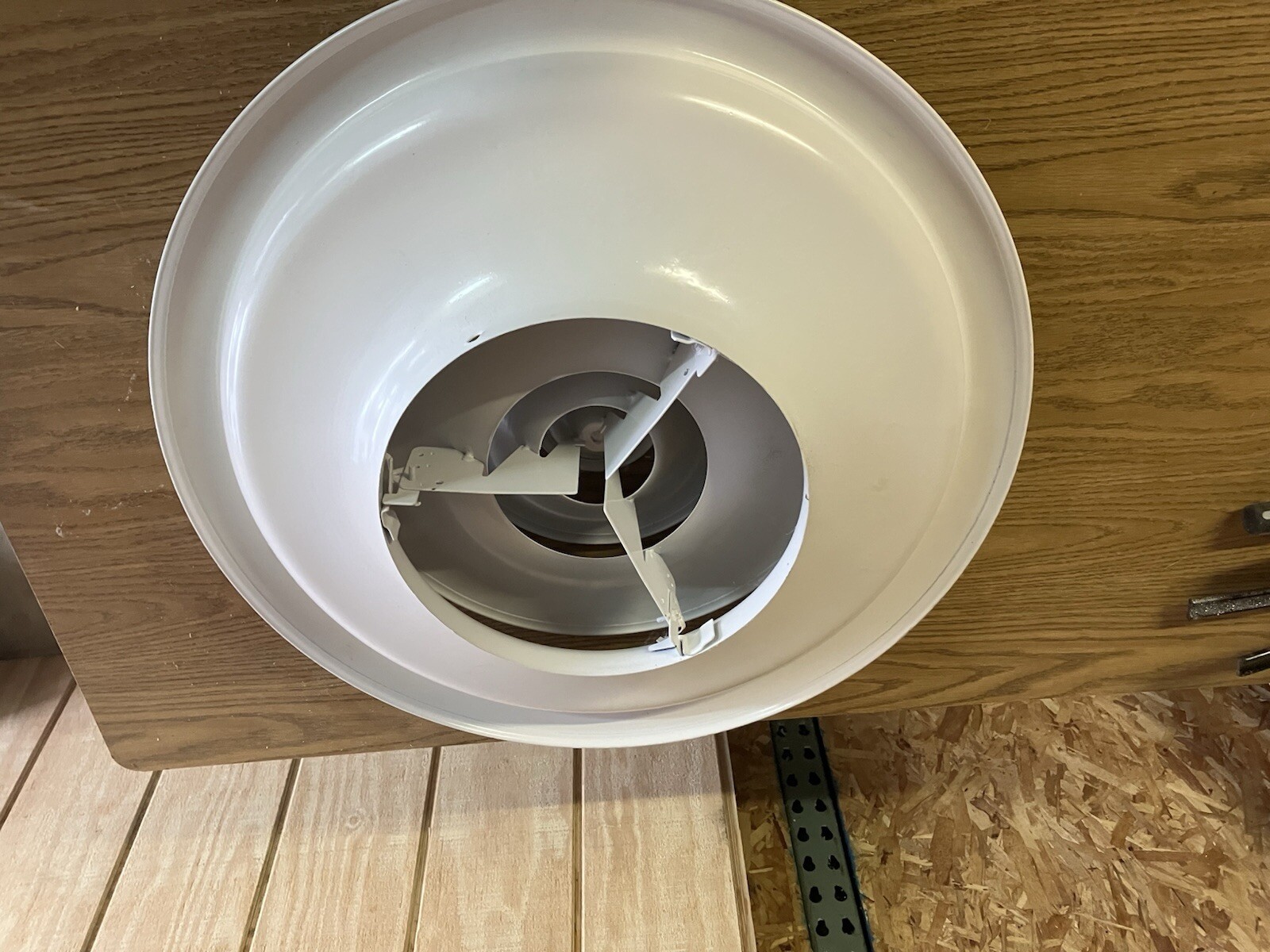 10”Steel round Diffuser in White