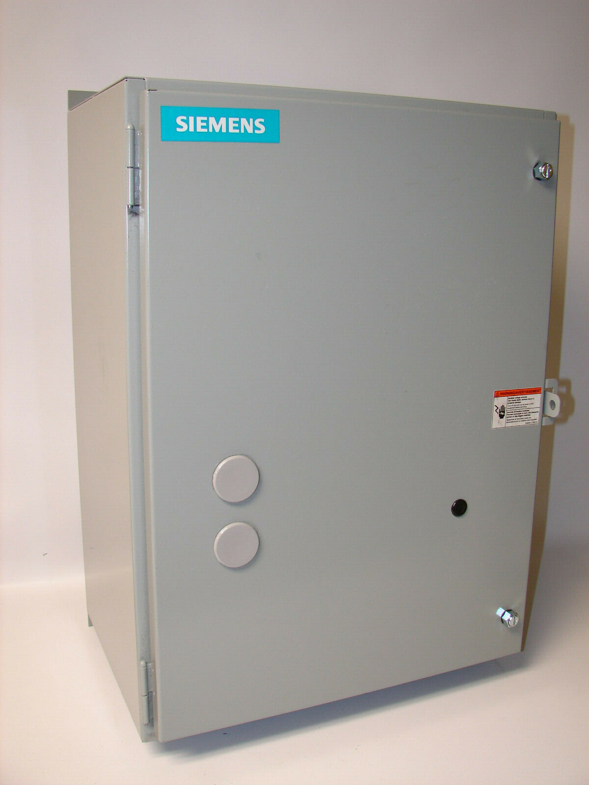 NEW Siemens LEN01F003120A, Contactor 200A 3NO poles NEMA 1 Electrically held