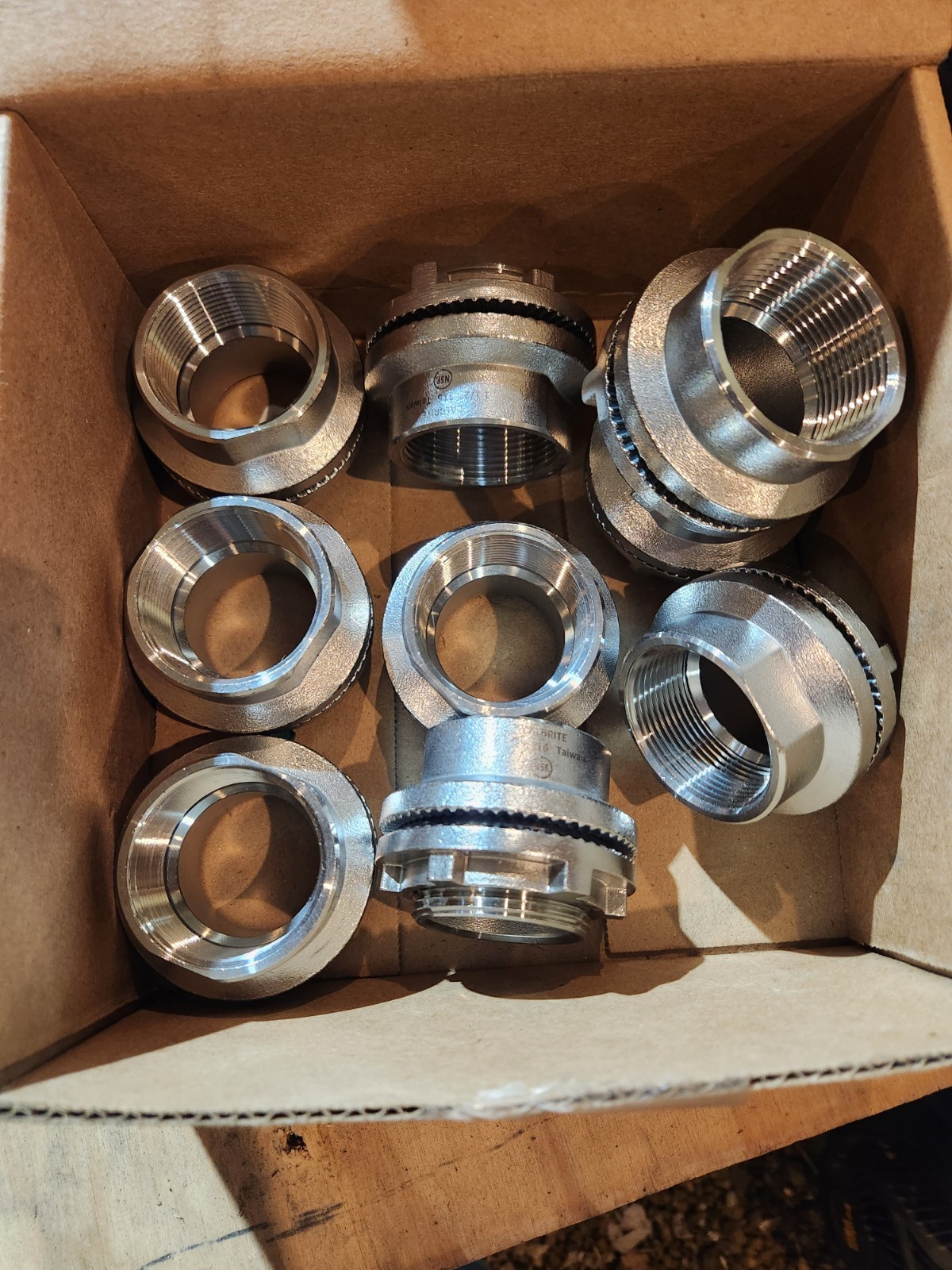 Calbrite S61500LT00 1-1/2″ Hub, Threaded, 316 Stainless Steel