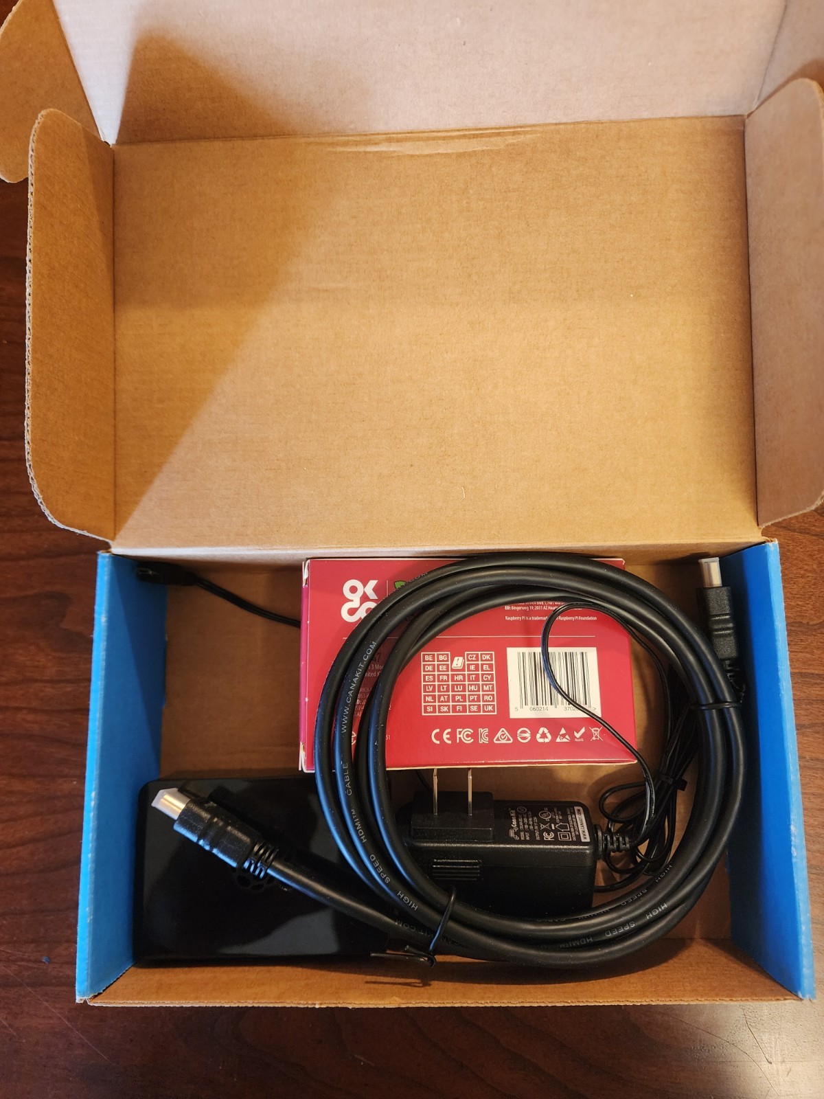 CanaKit Raspberry Pi 3 Complete Starter Kit – 32 GB Edition PI3-STR32-C4-BLK-R27