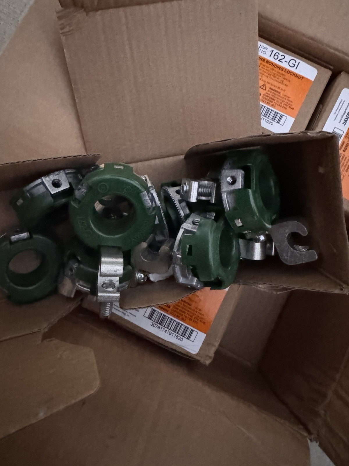 Bridgeport 162-GI 3/4 in Insulated Bonding Locknut Zinc IP54 Box of 50