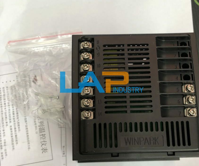 New For WINPARK Temperature Controller AK6-EKL110-C000R-X 180-240V 50HZ 0-50℃