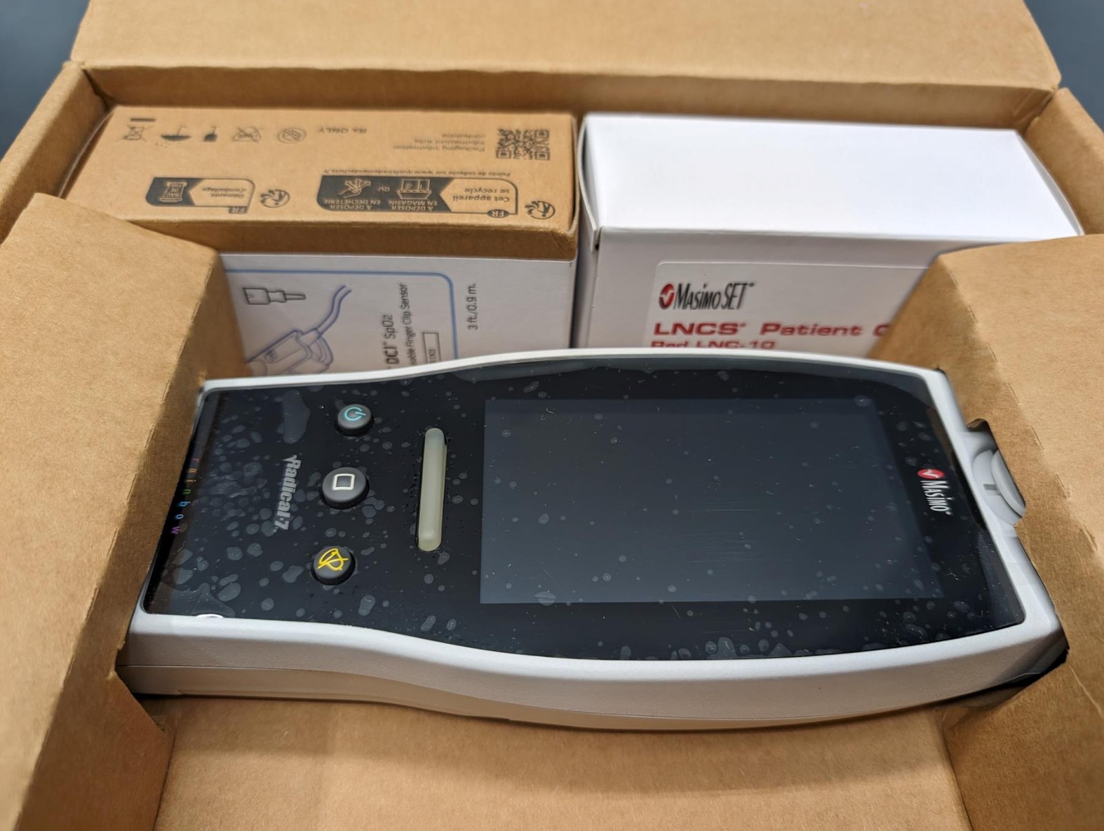 Masimo Radical 7 Pluse Oximeter touchscreen wifi bluetooth – COMPLETE