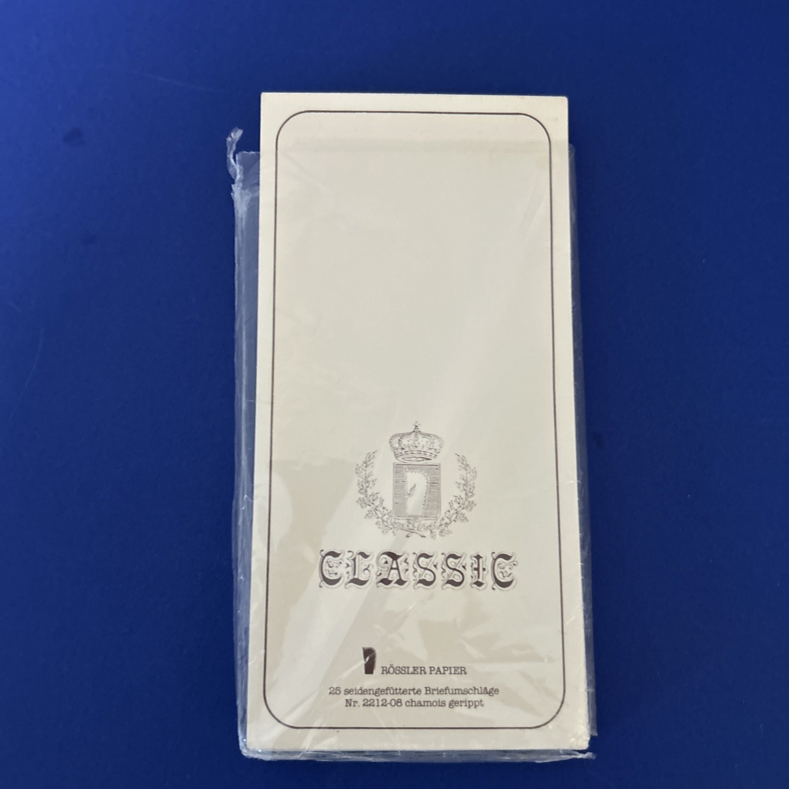 Rössler Papier Classic Envelopes qty 17. Ivory stock lined in brown.