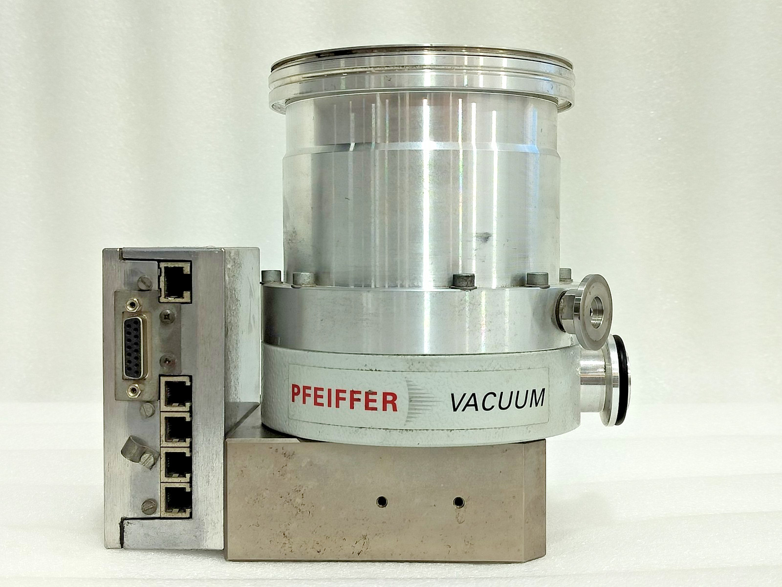 Pfeiffer Vacuum Turbo Pump TMH 261 With TC600 Controller PM P02 820 H