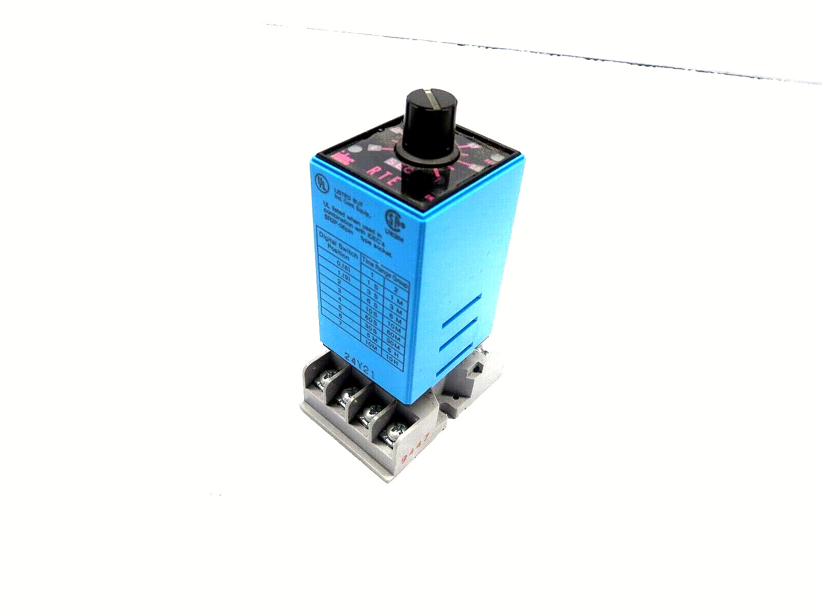 Idec RTE-P11 & P-B 27E122 Relay Time Delay W/Base 8 Pin 24VAC/DC See Pics Used
