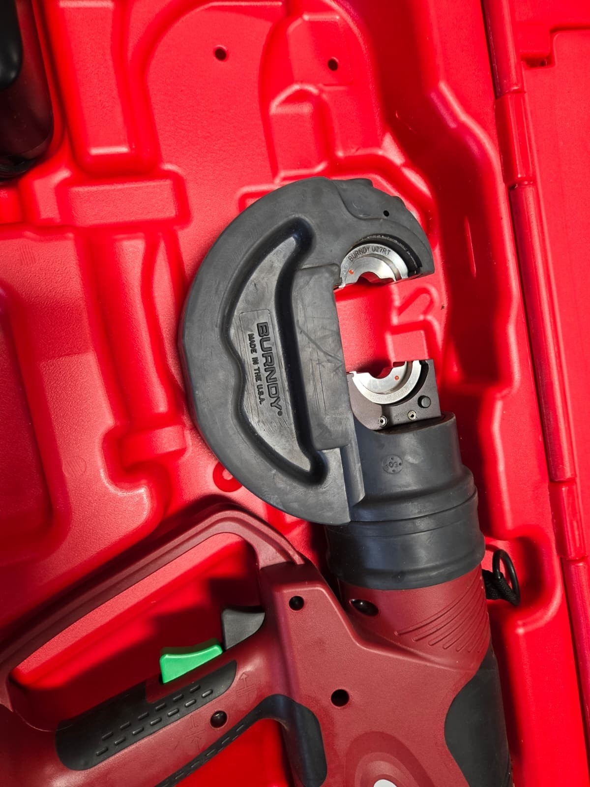 Burndy PAT750-Li 12-Ton C-head Crimper 18V, Hard Case and Makita Charger