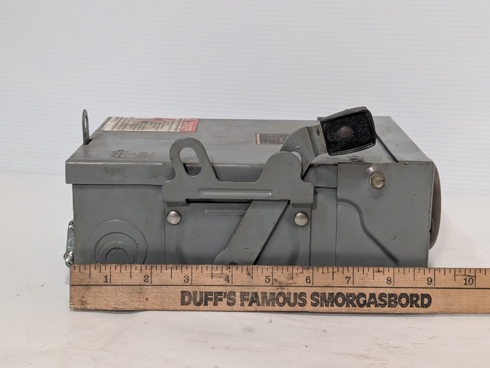 Square D D221NRB, E2 Series general duty safety switch, 240VAC, 30A, Rainproof