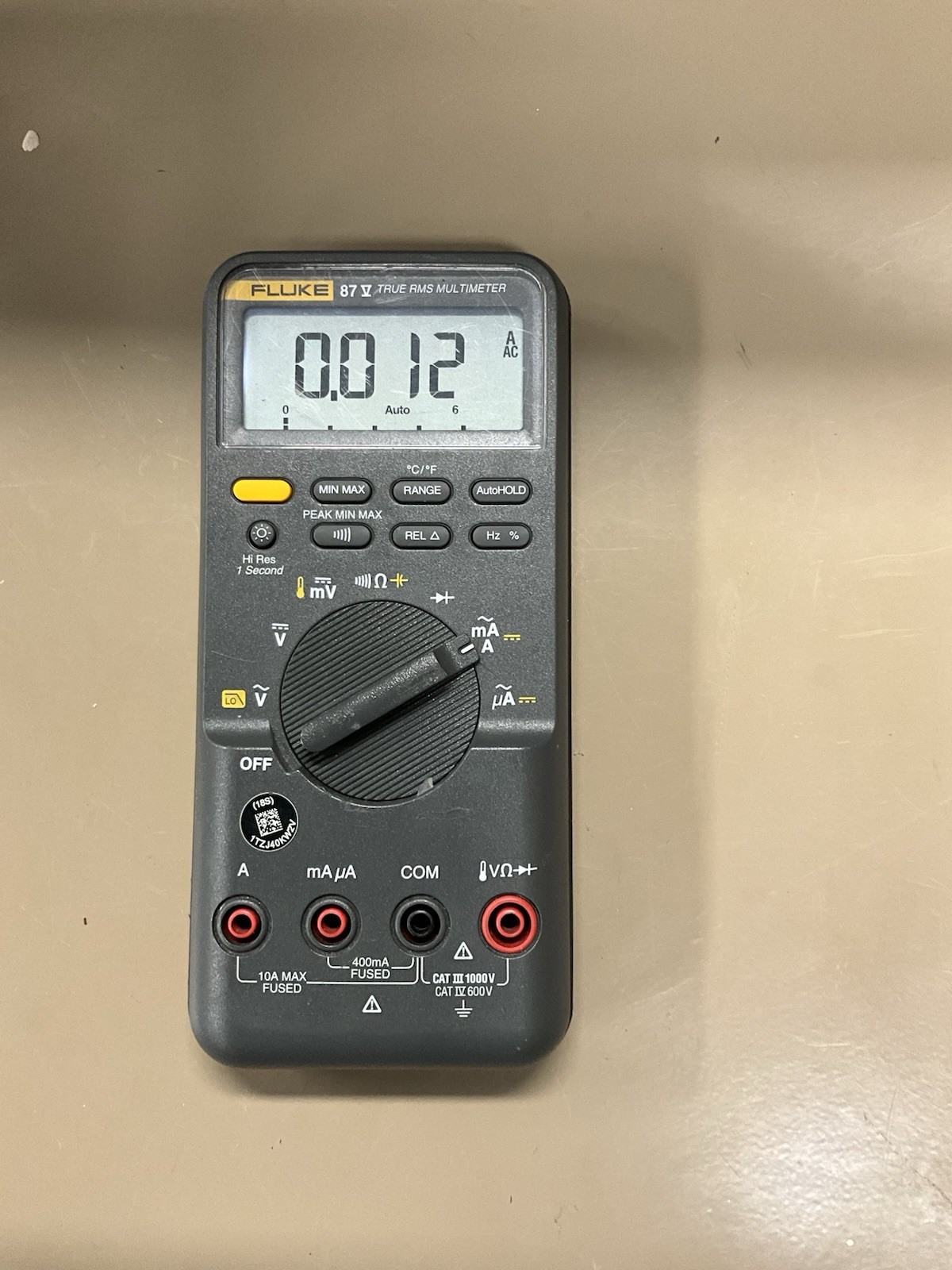 FLUKE 87 V TRUE RMS MULTIMETER POWERS ON