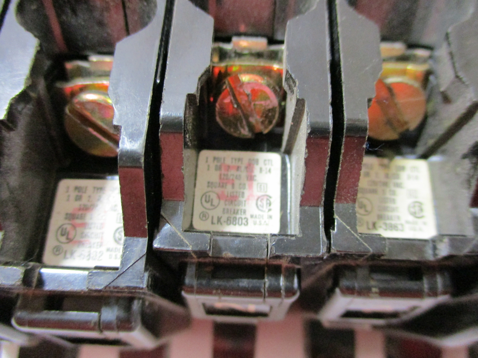 (LOT OF 15) SQUARE D QOB120 CIRCUIT BREAKER 20A 1-POLE 120/240VAC